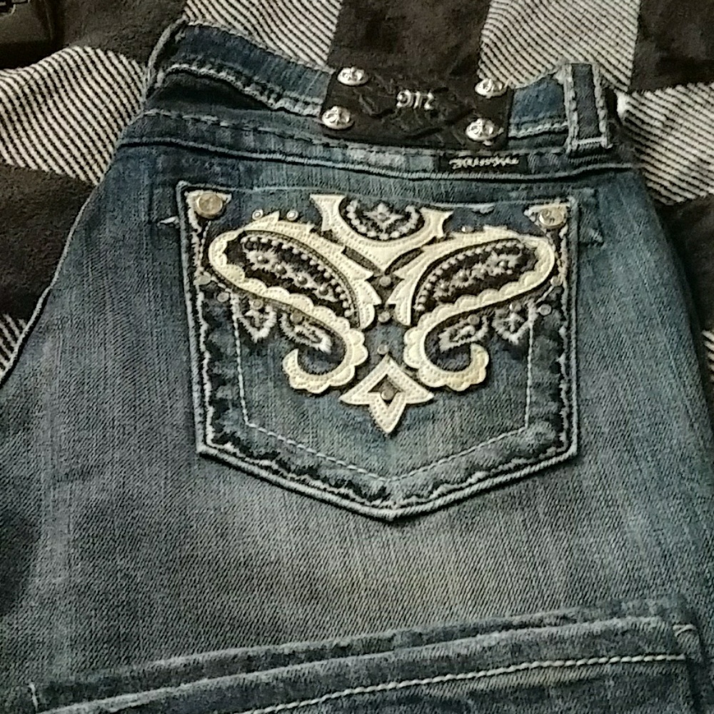 Women Miss me jeans size 31